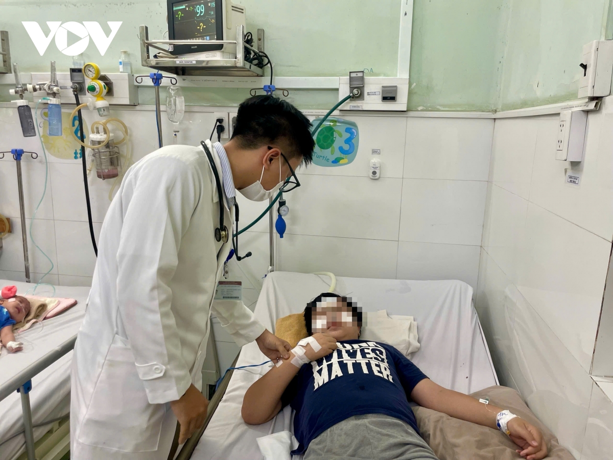 Sốt xuất huyết diễn biến bất thường, người béo phì đối mặt nguy cơ trở nặng